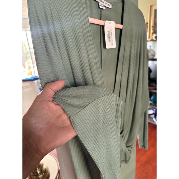 NWT Hyfve Women's Top Size Small Sage Green Draped Rayon & Spandex Trendy - Picture 4 of 6